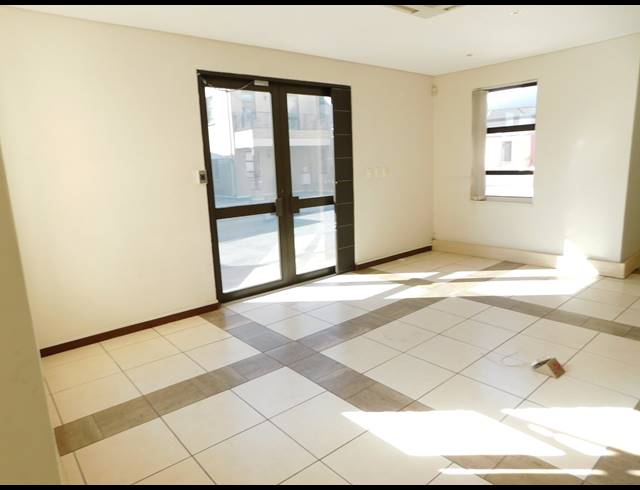 780M² OFFICE TO LET IN FERNDALE